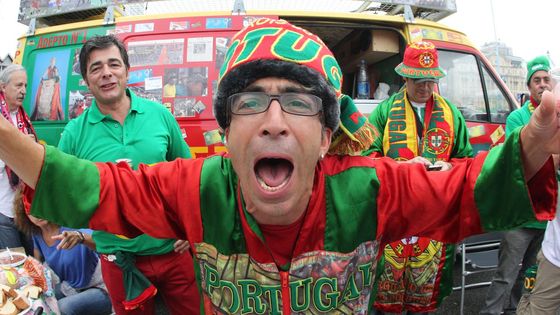 FOTO Souboj fanoušků. Nemáte lístek? Češi drtí Portugalce