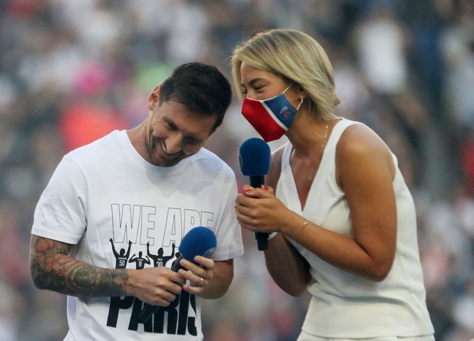 Soccer Football - Ligue 1 - Paris St Germain v RC Strasbourg - Parc des Princes, Paris, France - August 14, 2021  Paris St Germain's Lionel Messi is presented to the fans