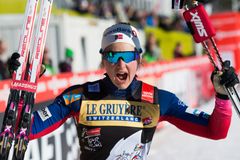 Norové Klaebo a Östbergová slaví premiérové triumfy v Tour de Ski