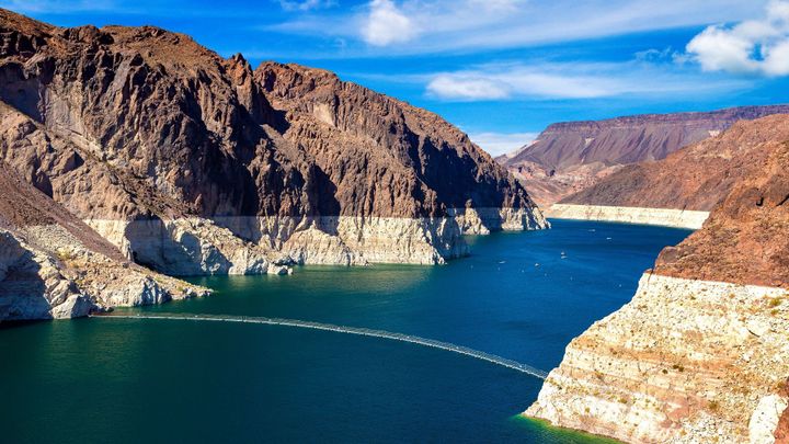 Přehrada u Las Vegas vysychá, klesající voda vyplavila barel s lidskými pozůstatky; Zdroj foto: Shutterstock
