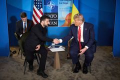 Trump po schůzce v Haagu popřel, že se Zelenským jednali o příměří s Ruskem