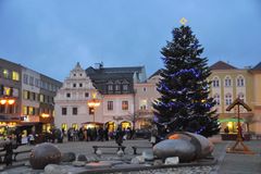 Před Vánocemi se oteplí až na 13 stupňů, Štědrý den bude zasněžený asi jen na horách