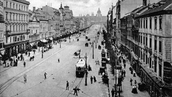Václavské náměstní na začátku 20. století.