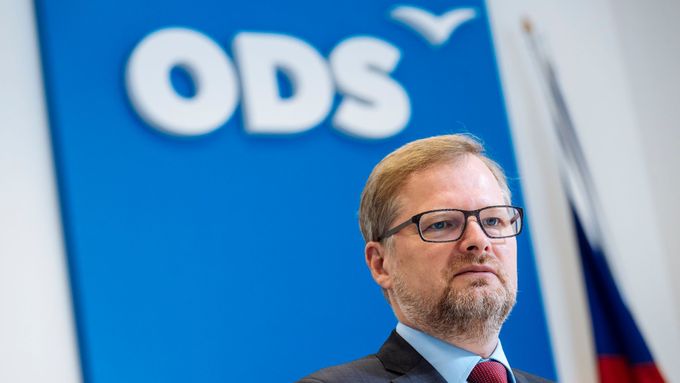 Předseda ODS Petr Fiala nabádá spolustraníky, aby ve volební kampani nenadělali žádné dluhy a peníze na kampaň si sehnali.