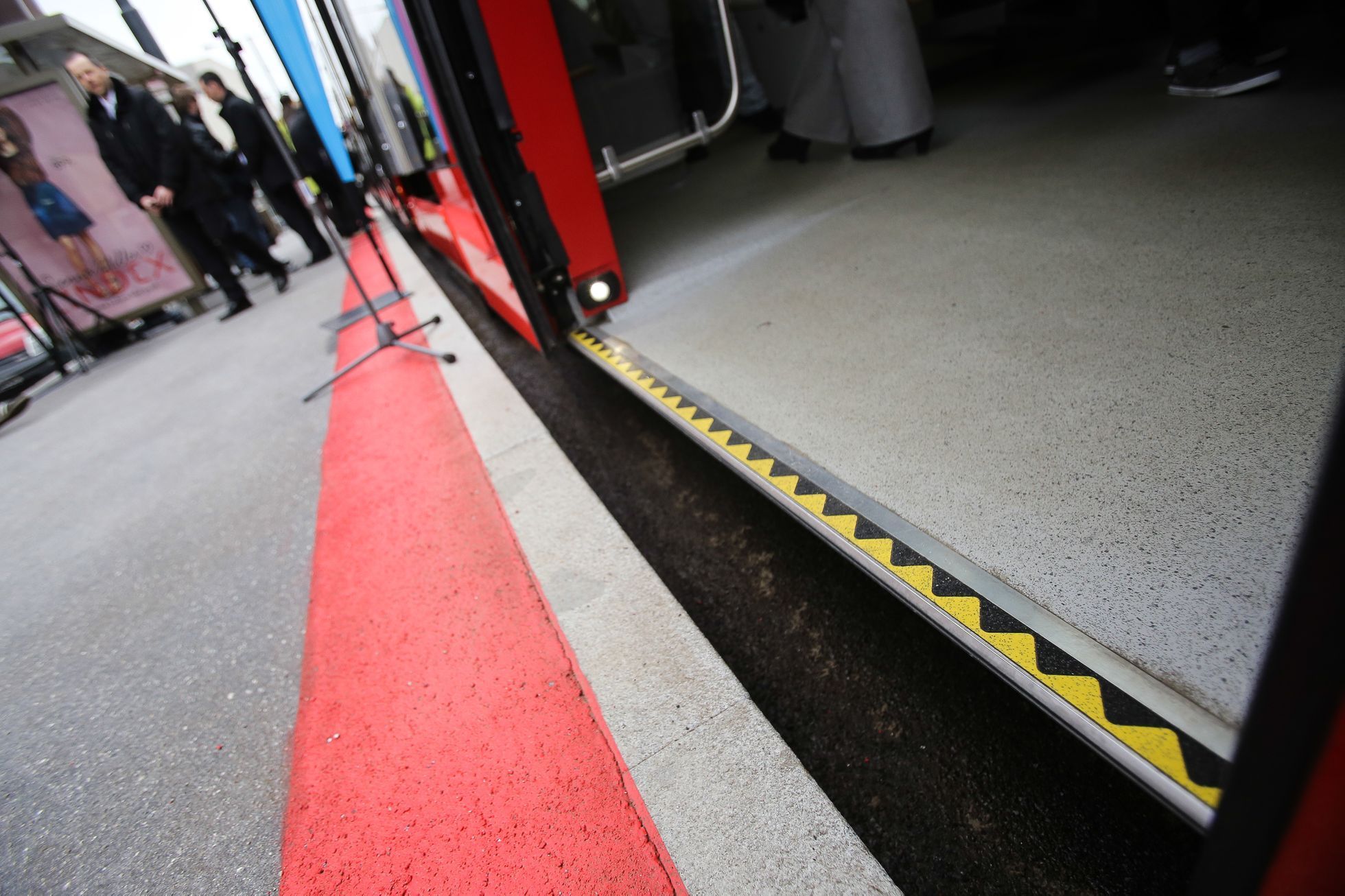 Zavedení bezkontaktní platby jízdného v pražských tram + otevření zrekonstruované tram tratě ve Vršovicích