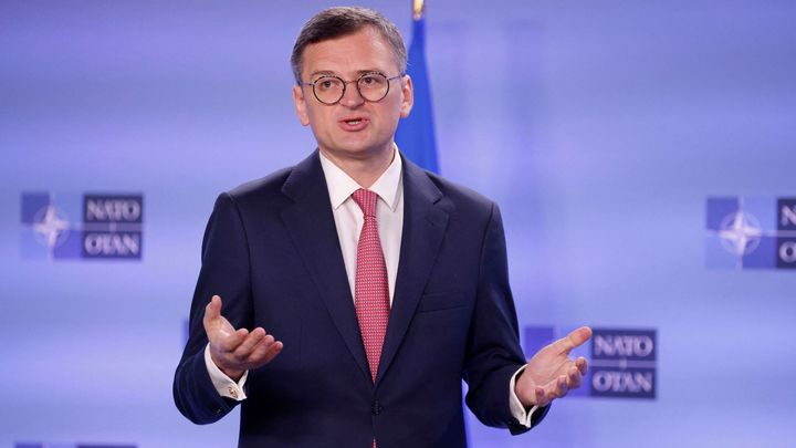 Kuleba narychlo odjel z Ukrajiny, o pár hodin později začal platit zákaz vycestování; Zdroj foto: Reuters