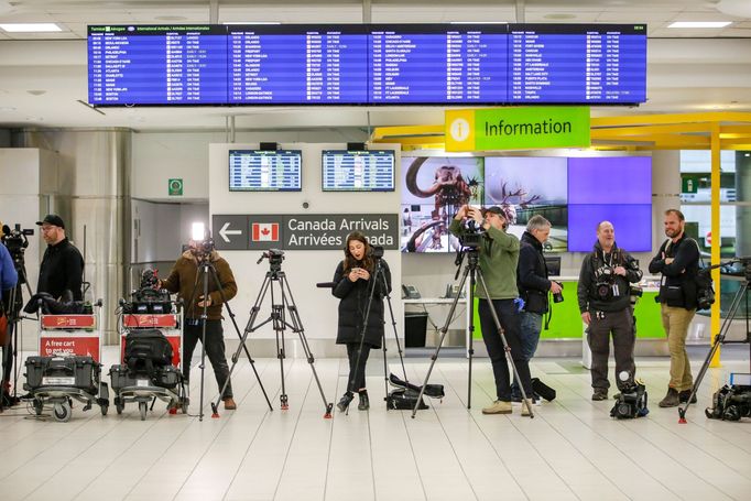 Osmnáctiletá Rahaf Kunúnová přiletěla do Kanady, kde získala azyl.