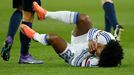 Chelsea's Willian sustains an injury