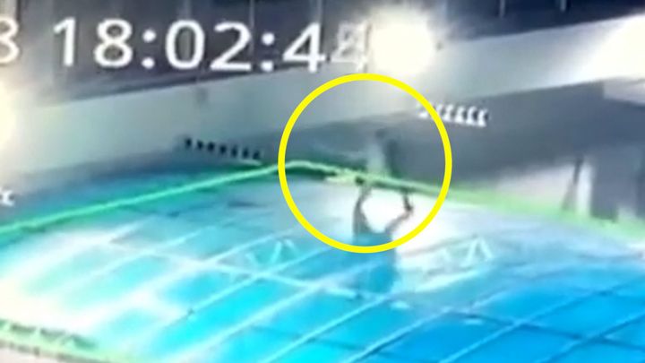 Video z odvážného útěku vězně. Severokorejce nezastavila elektřina ani vysoká zeď; Zdroj foto: Beijing News