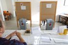 Volby, volební komise, volební místnost - ilustrační foto