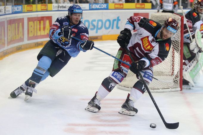 Vladimír Růžička mladší v zápase 36. kola TELH Sparta - Kladno