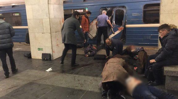 Vyprošťování obětí po útoku v petrohradském metru.