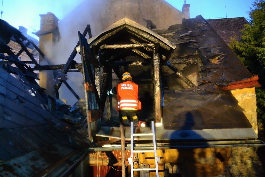 Zásah při požáru domu v Hodkovocích nad Mohelkou
