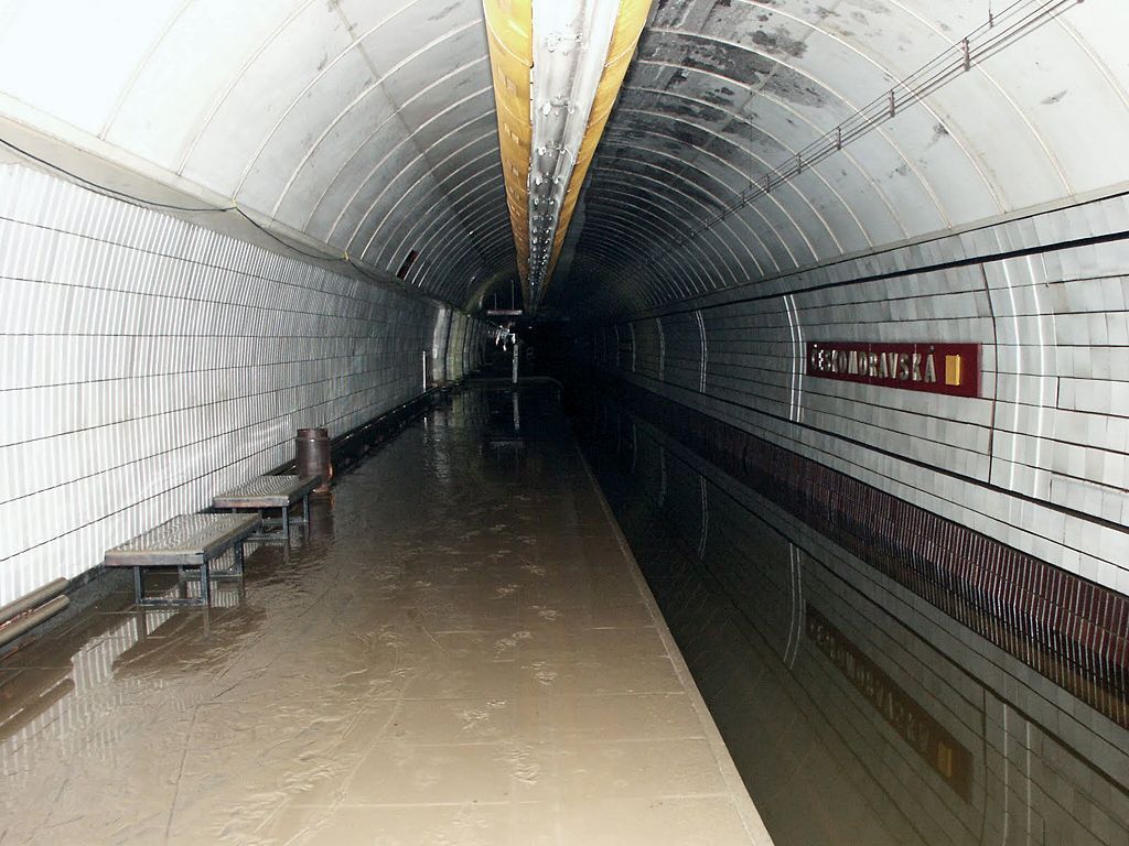 Foto: Tak povodně v roce 2002 zasáhly pražské metro