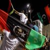 Libye - rebelové slaví na Zeleném náměstí dobytá Báb-al-Azízíje