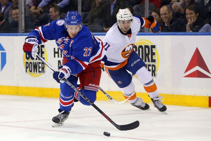 New York Rangers - New York Islanders, NHL 2016/17. Ryan McDonagh (27), Shane Prince (11)