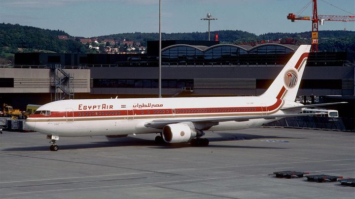 "Spoléhám se na Boha," opakoval pilot. Proč letoun EgyptAiru spadl, je dodnes záhadou