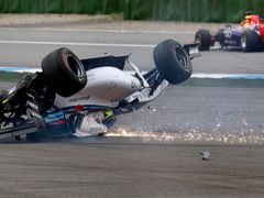 V Německu před třemi lety skončil Massa ve Williamsu hlavou dolů.