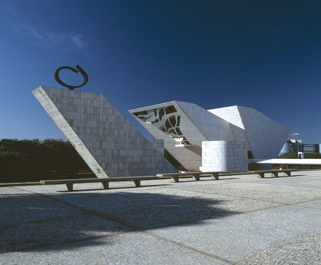 Oscar Niemeyer - Brasília - Panteon