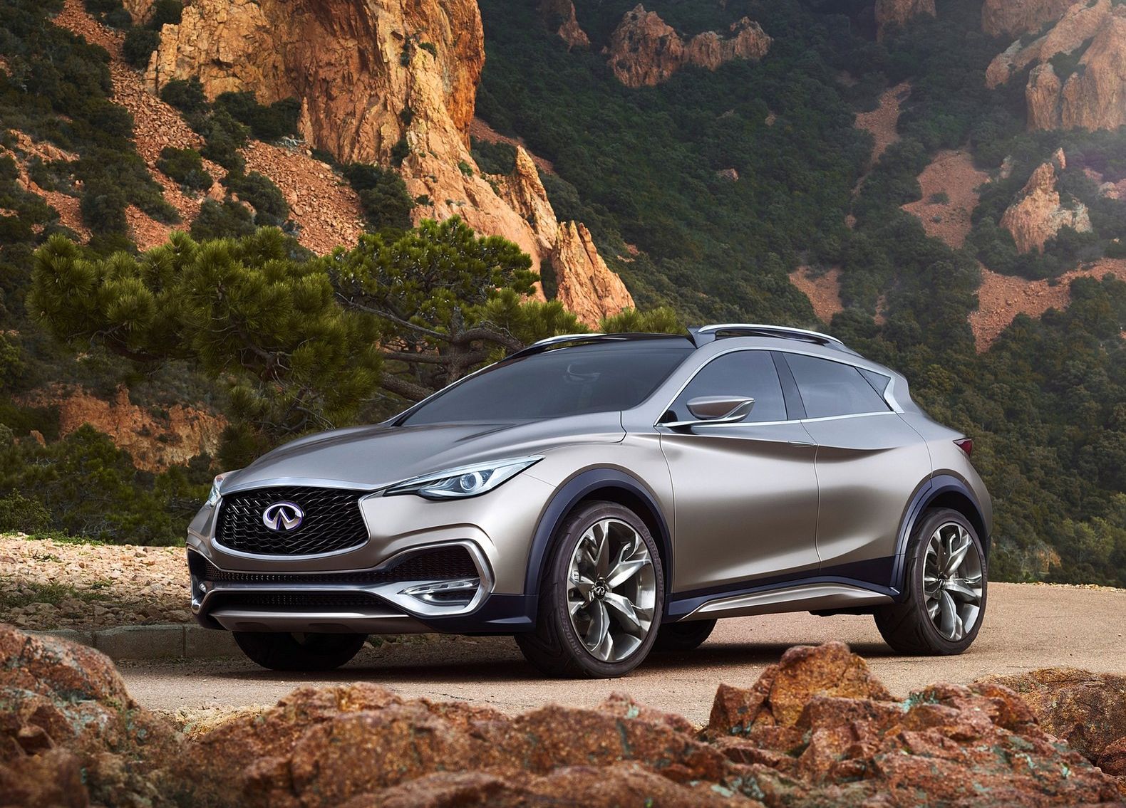 Infiniti Q30 - koncept