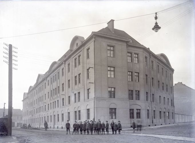 Ukázka z výstavy "Panoráma starého Mostecka", kterou až do konce března roku 2022 veřejnosti prezentuje Oblastní muzeum a galerie v Mostě.