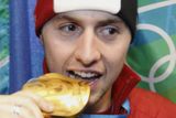 Akrobatický lyžař Alexandre Bilodeau se svým olympijským vítězstvím v jízdě v boulích postaral o vlnu nadšení, která zachvátila celou Kanadu. Pro zemi javorového listu totiž šlo o první triumf na domácích hrách v historii; v Montrealu 1976 i v Calgary 1988 vyšli Kanaďané naprázdno.