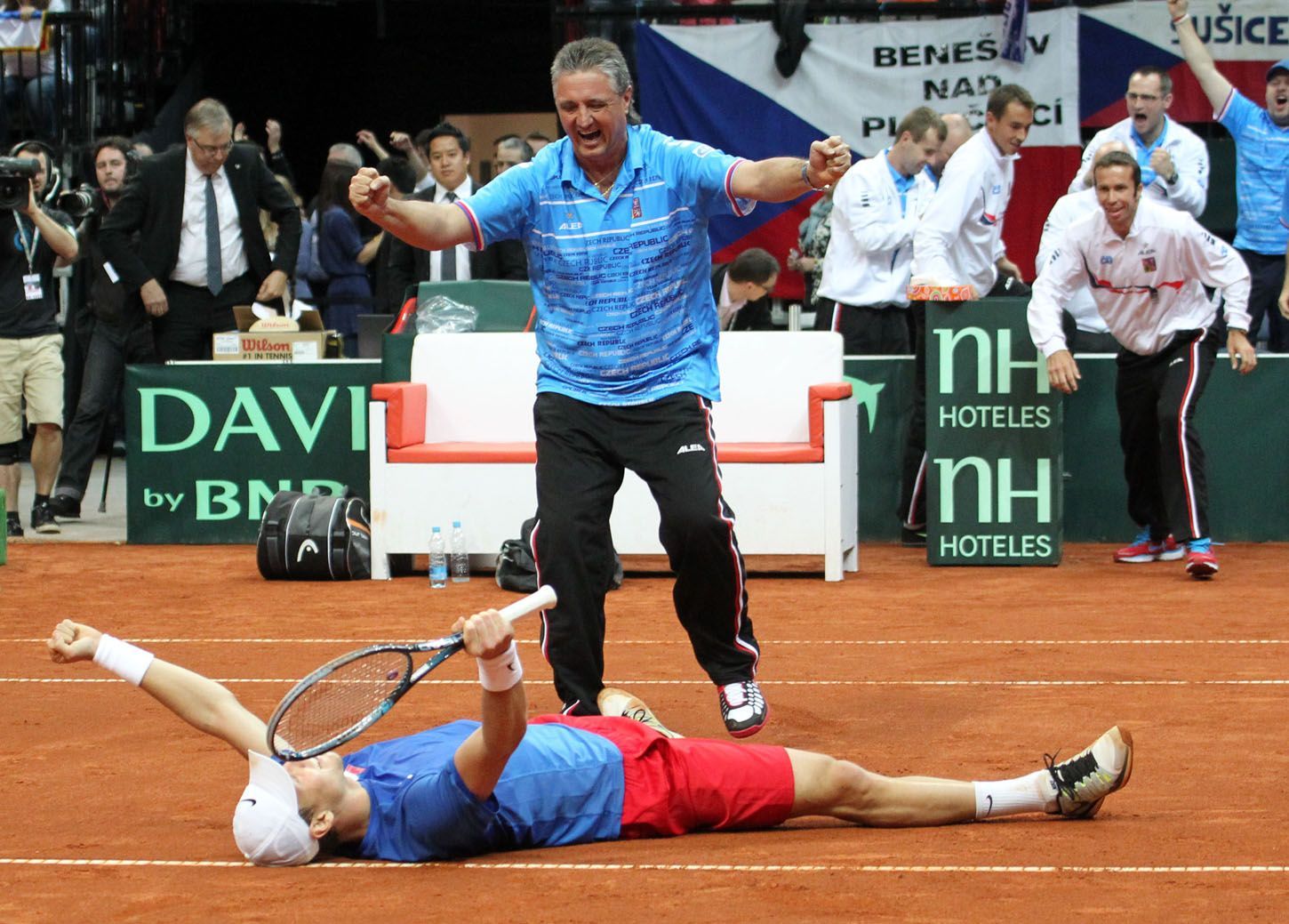 Davis Cup: Česko - Srbsko (Berdych, Navrátil, radost)