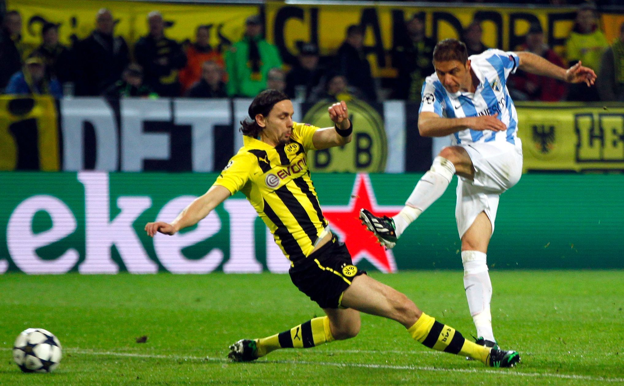 Dortmund - Málaga: Neven Subotič - Joaquin, gól na 0:1
