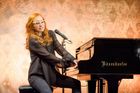 RECENZE Tori Amos zavelela: Zpátky ke klavíru!