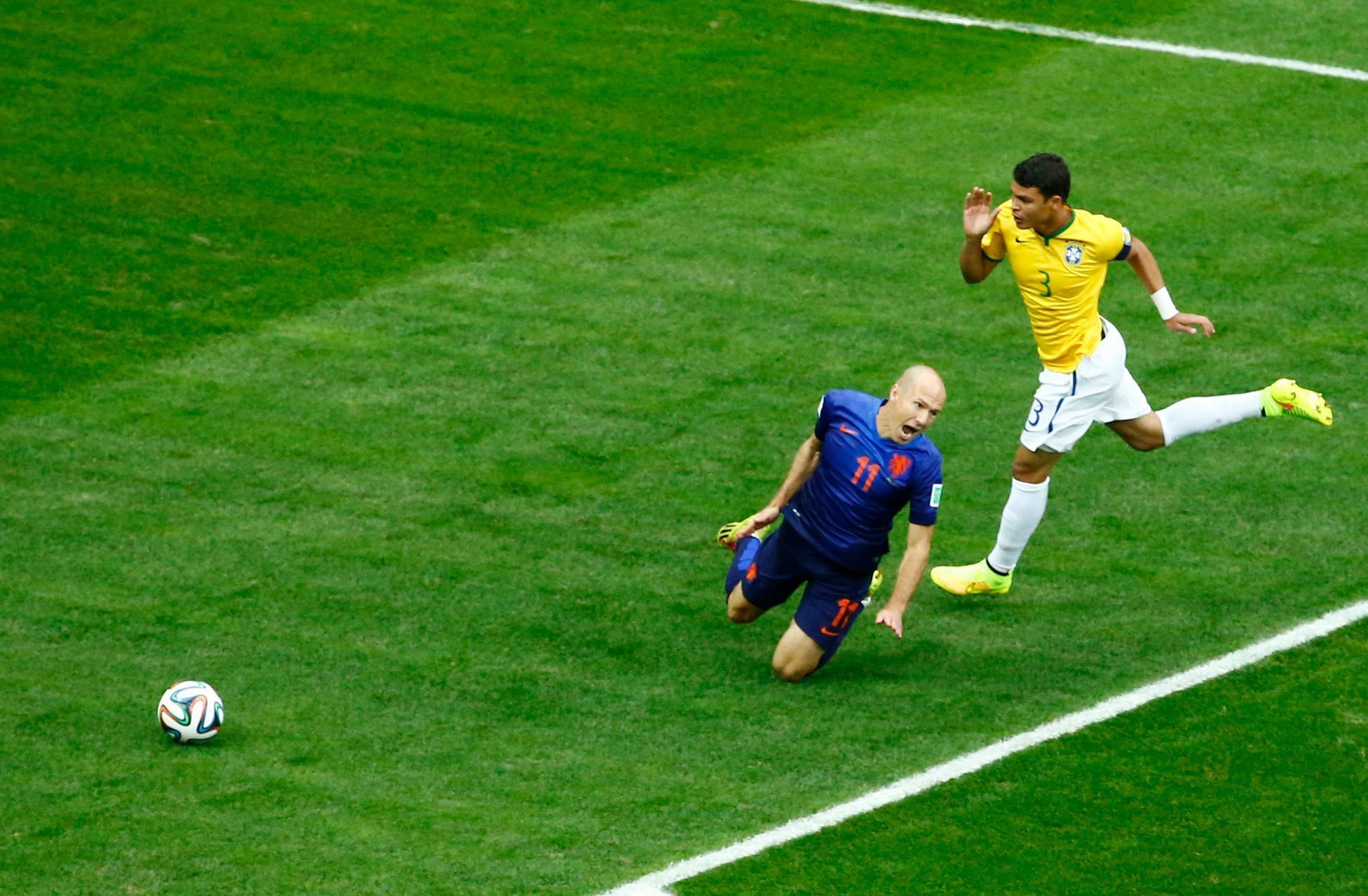 MS 2014, Brazílie-Nizozemsko: Thiago Silva - Arjen Robben