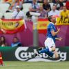 Alvaro Arbeloa fauluje Thiago Mottu v utkání základní skupiny mezi Španělskem a Itálií na Euru 2012
