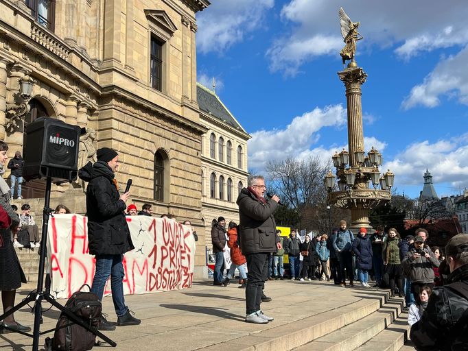 Vysokoškolští pedagogové protestovali proti nízkým mzdám.