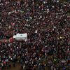 Washington demonstrace za práva žen a proti Trumpovi sanitka