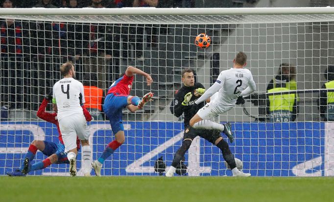 fotbal, Liga mistrů 2018/2019, CSKA Moskva - Viktoria Plzeň, vítězný gól Lukáše Hejdy