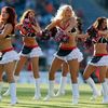 Roztleskávačky (cheerleaders) v americké NFL (Calgary)