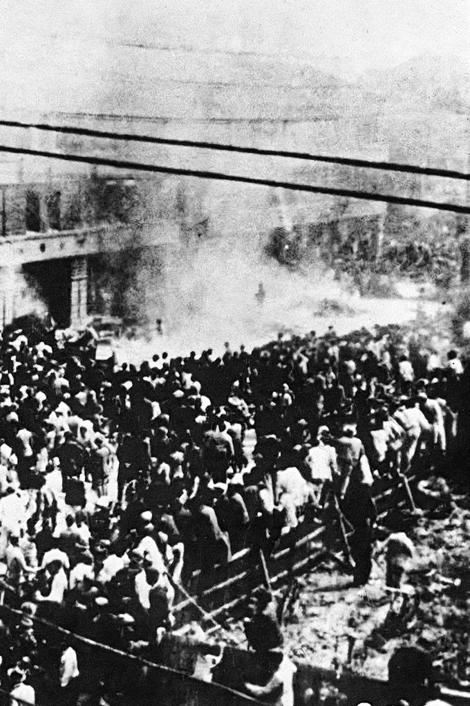 Obsazení tchajpejské pobočky Úřadu pro monopoly rozzuřeným davem, Tchaj-wan,  28. února 1947
