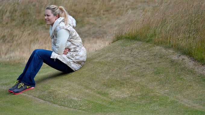 Lindsey Vonnová by sice měla být na chladnější počasí zvyklá ale ve Skotsku ji jak vidno nezahřála ani její láska k Tigerovi Woodsovi.