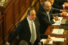 Ministr Kohout vrací do úřadu hrdinu Srbovy éry