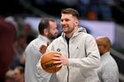 Hvězdy v  NBA měnily dresy. Dončič šel do Lakers, za něj Dallas získal vítěz OH