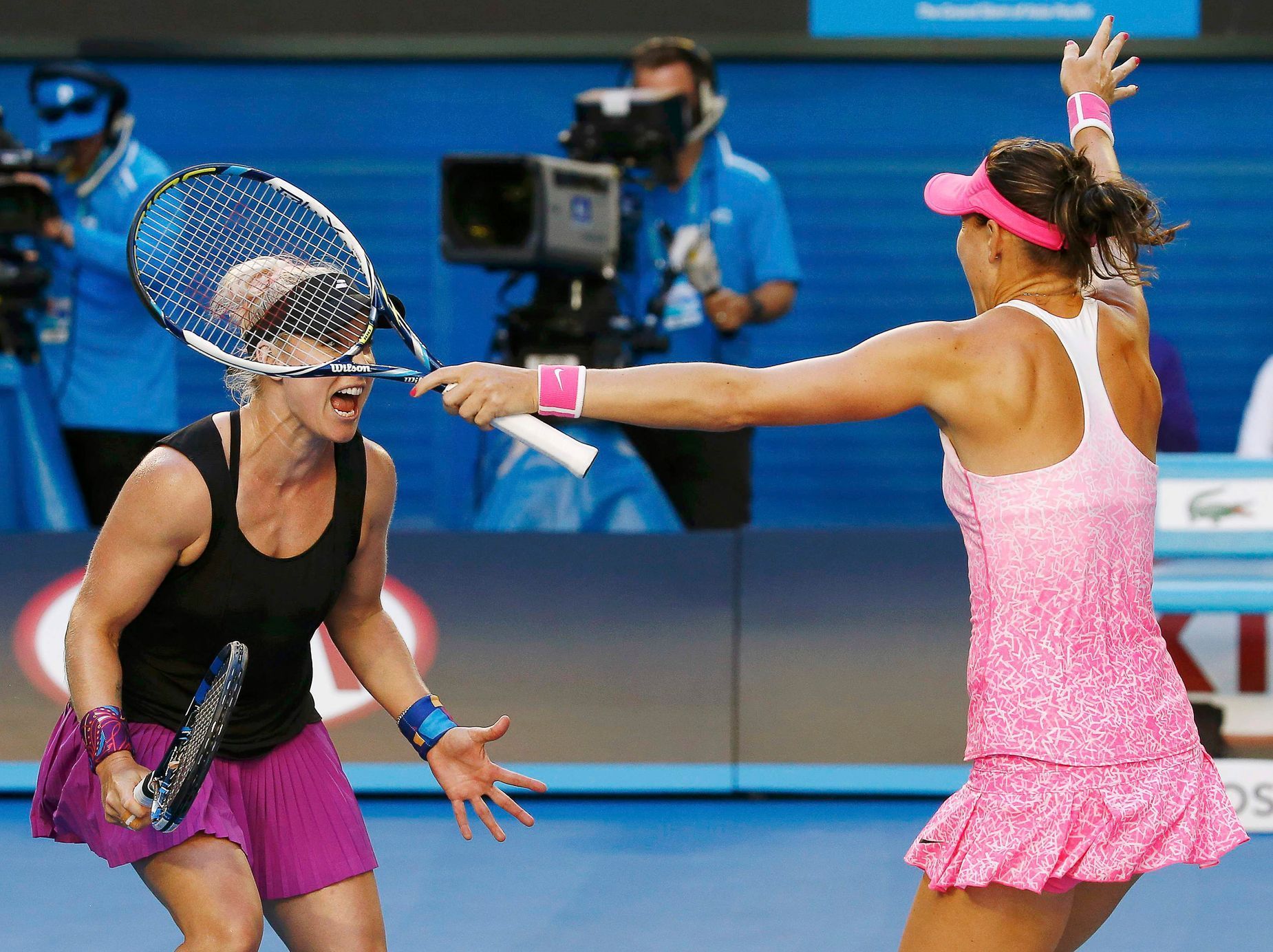 Šafářová a Matteková-Sandsová slaví titul na Australian Open 2015