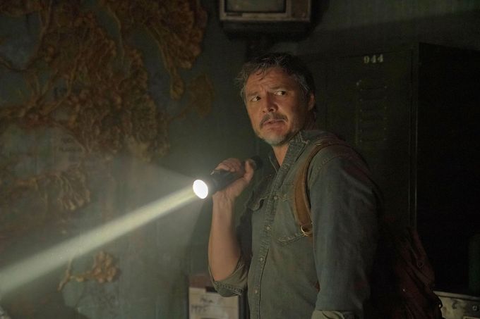 Pedro Pascal jako Joel Miller.