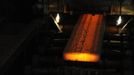 A finished steel slab comes off the roller table at SSI steel plant at Redcar, northern England May 29, 2012. SSI Steel from Thailand took over the plant on February 24, 2011 after it had been closed by Tata steel. The blast furnace was relit on April 15 this year and the plant now employs 1800 workers and has produced and exported 136,000 tonnes of steel. REUTERS/Nigel Roddis (BRITAIN - Tags: BUSINESS ENERGY EMPLOYMENT) Published: Kvě. 29, 2012, 3:40 odp.