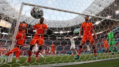 Tomáš Holeš dává gól v osmifinále Nizozemsko - Česko na ME 2020