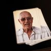 Jednorázové užití / Fotogalerie / Fotograf během pandemie zachytil poslední boj svého dědečka s demencí.
