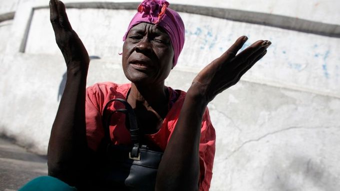 Haiti: modlitby v troskách kostelů i v ulicích