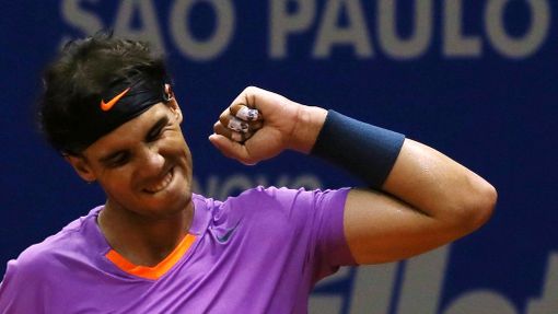 Rafael Nadal slaví vítězství na turnaji v Sao Paulu.