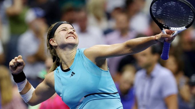 Karolína Muchová slaví vítězství nad Soranou Cirsteaovou ve čtvrtfinále US Open 2023