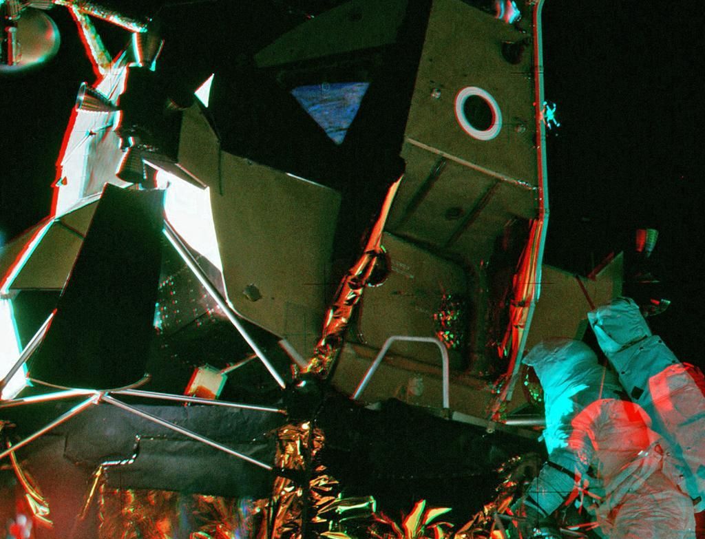 3D - Apollo 12 na Měsíci