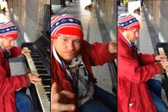 VIDEO Praha má další hvězdu. Bezdomovce, který hraje Smetanu