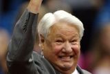 V jako vítězství? Boris Jelcin byl prvním zvoleným prezidentem v dějinách Ruska.
